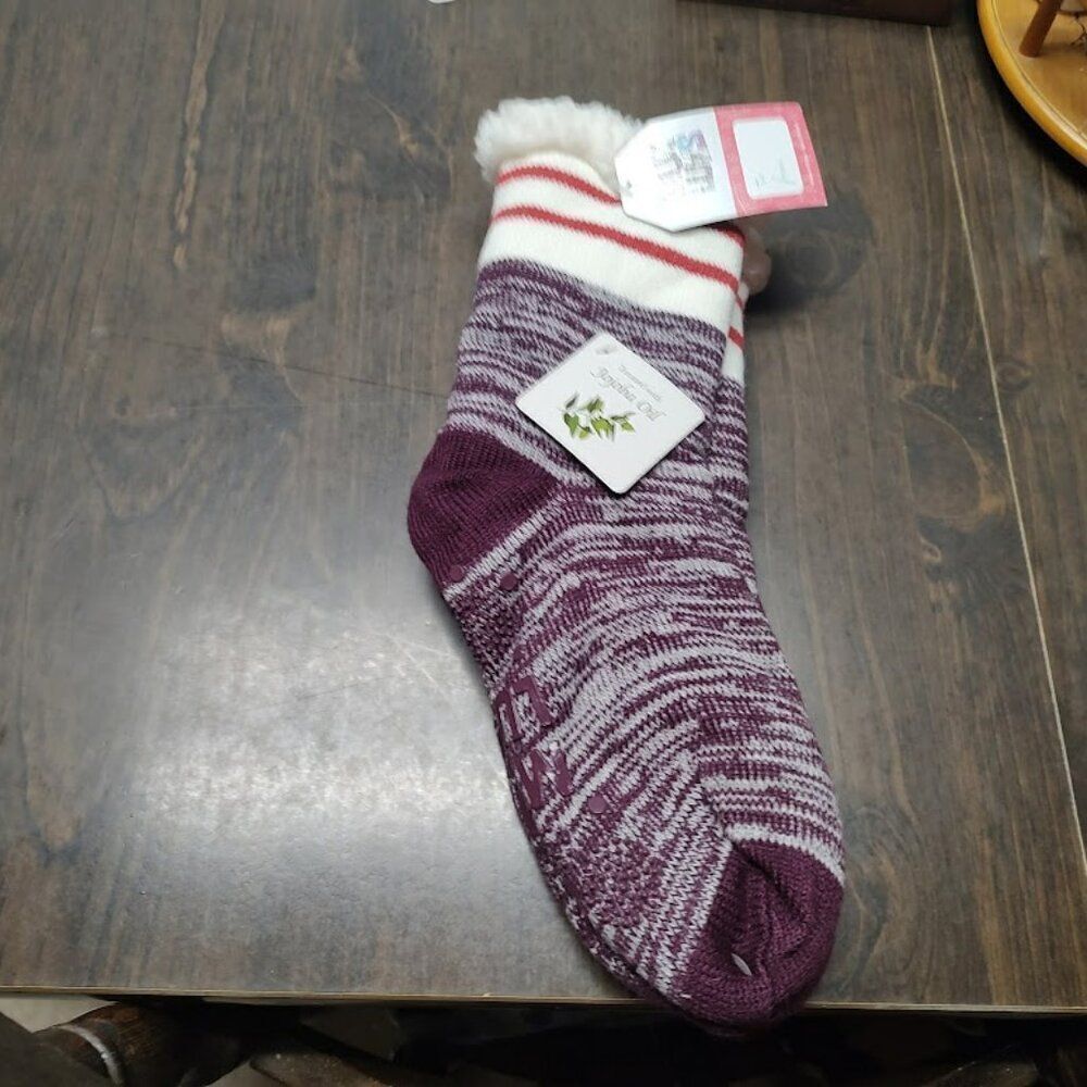 New MuLuks Purple Cabin Socks Sherpa Lined Treated With Jojoba Oil Women's S/M